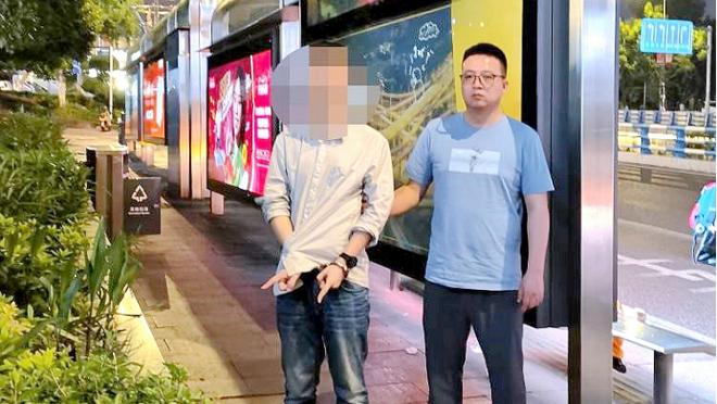 滕哈赫：我们创造了三次好机会但都没把握住 丢球后必须要去反击